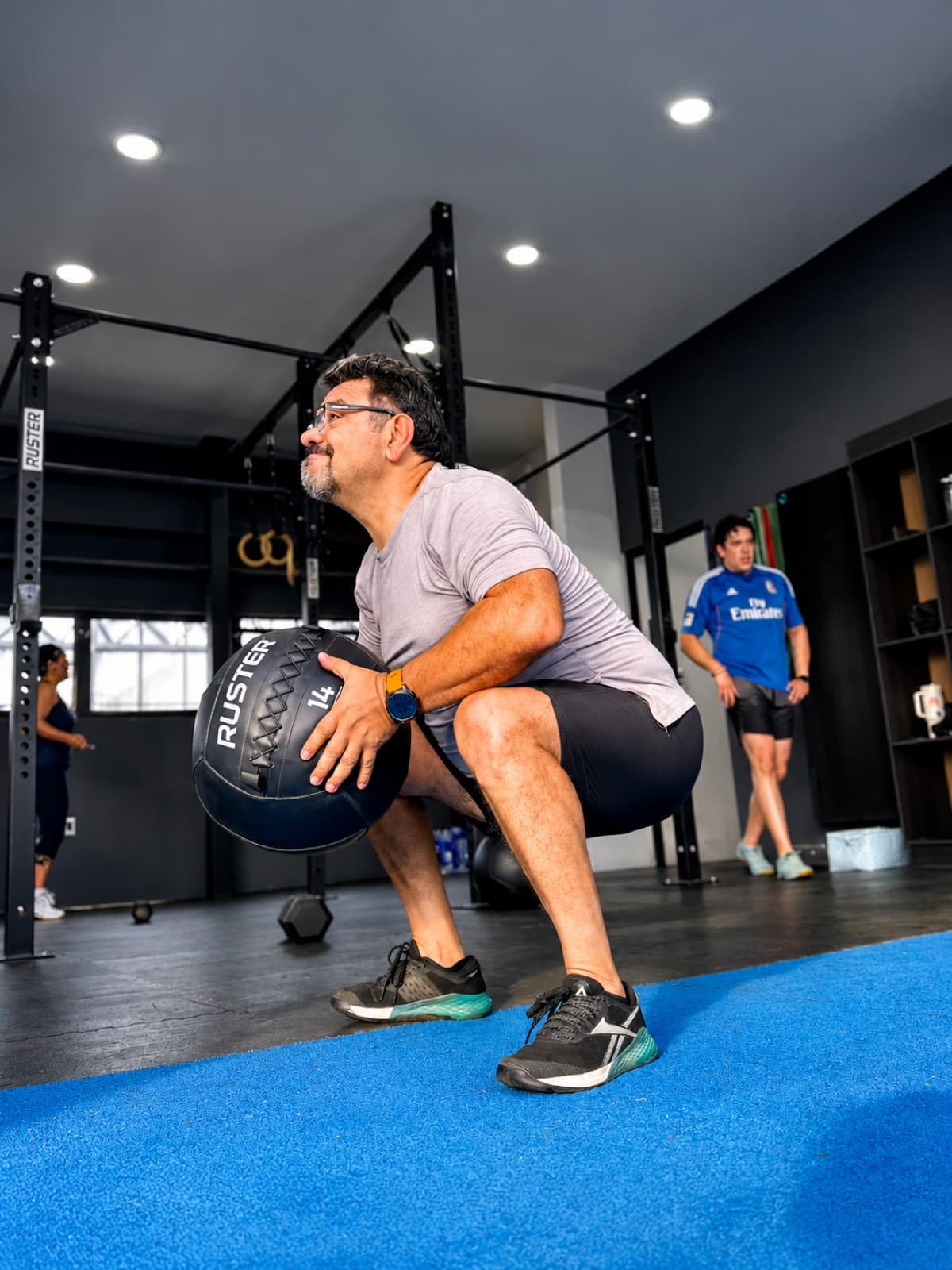 Entrenamiento funcional con balón medicinal en NEXUS Sport